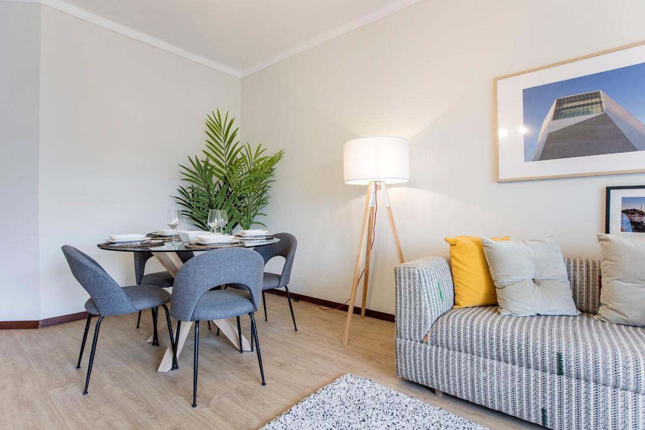 2Br Flat In Bonfim W/ Ac & Balcony By Lovelystay 포르투 외부 사진